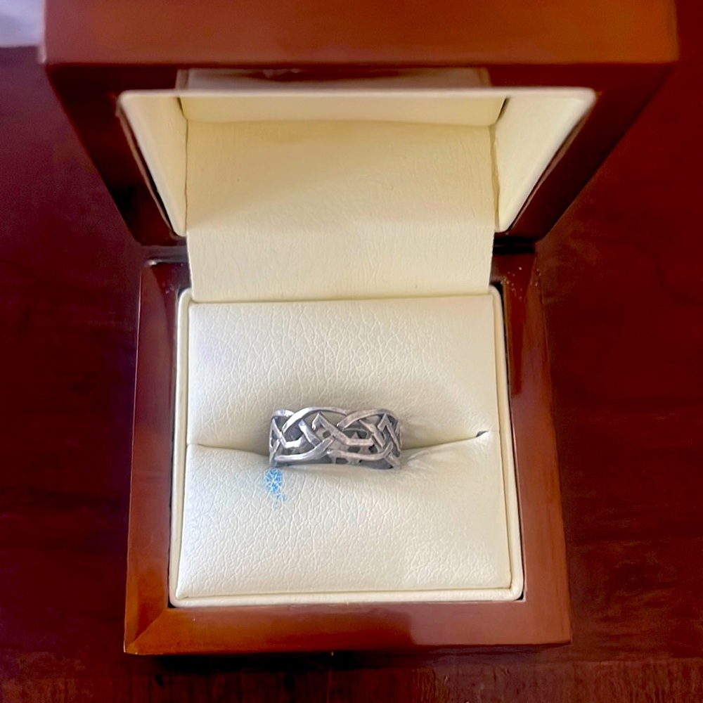 Sterling silver swirl ring